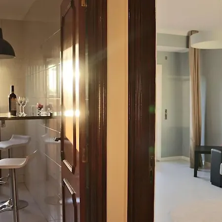 Сomfortable Apartments And Free Garage Parking Porto Exterior photo